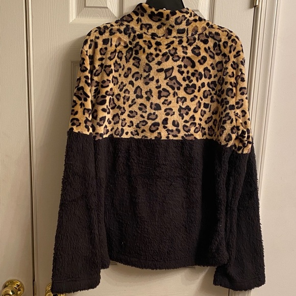 Sweet Generis Leopard Print and Black Fleece Pullover - Picture 5 of 6
